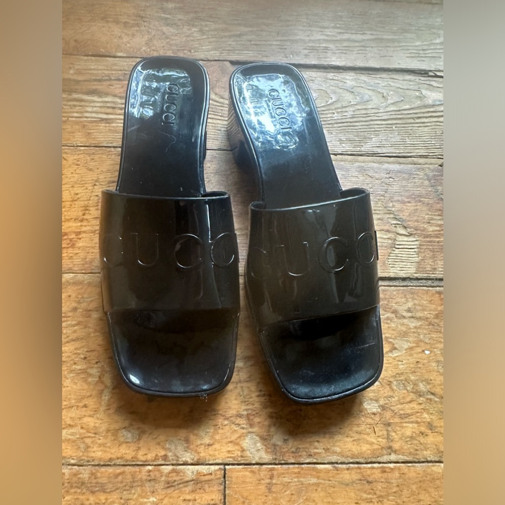 Gucci Sandals NWOT 10.5